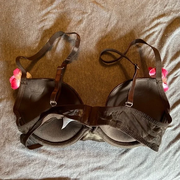 Spirit Halloween “Coconut” Bra - Picture 2 of 3